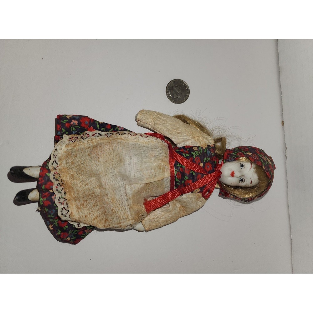Vintage China Collectible Doll‎